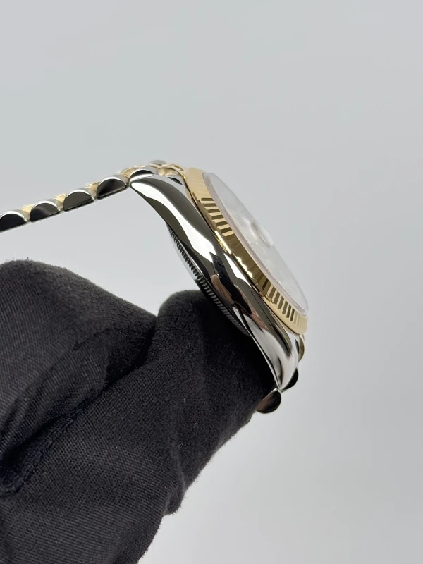 Rolex 36 MM, OYSTERSTEEL AND YELLOW GOLD 126233-0017 3