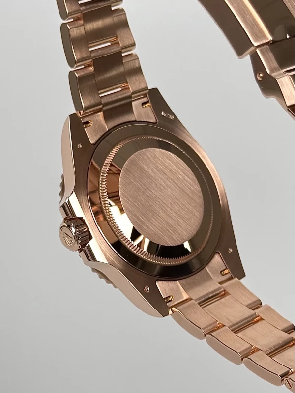 Rolex 40 mm, Everose gold 126715CHNR-0001 8
