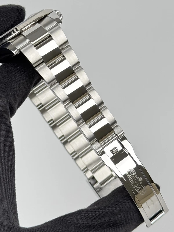Rolex 41 mm, steel and white gold  126334-0001 6