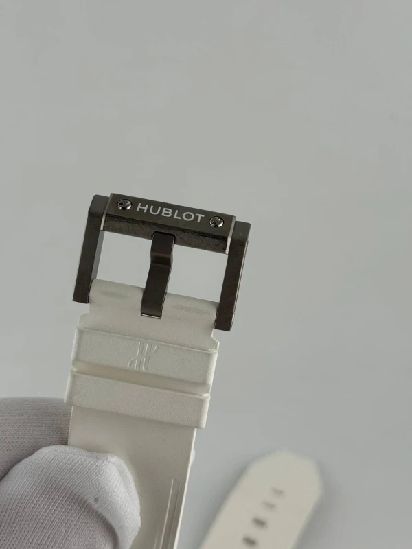 Hublot 4000 Cheval Blanc Randheli Special Edition 9