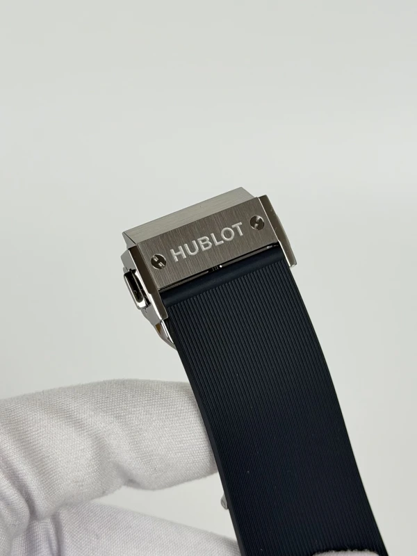 Hublot Classic Fusion Chronograph 45 mm 521.NX.7071.RX 6