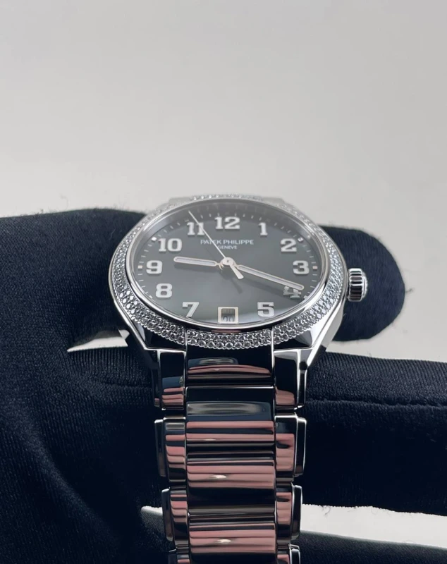 Patek Philippe 7300 7300/1200A-011 4