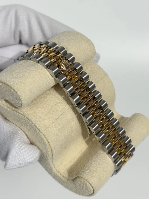 Rolex 31mm Steel and Yellow Gold 278273-0028 3