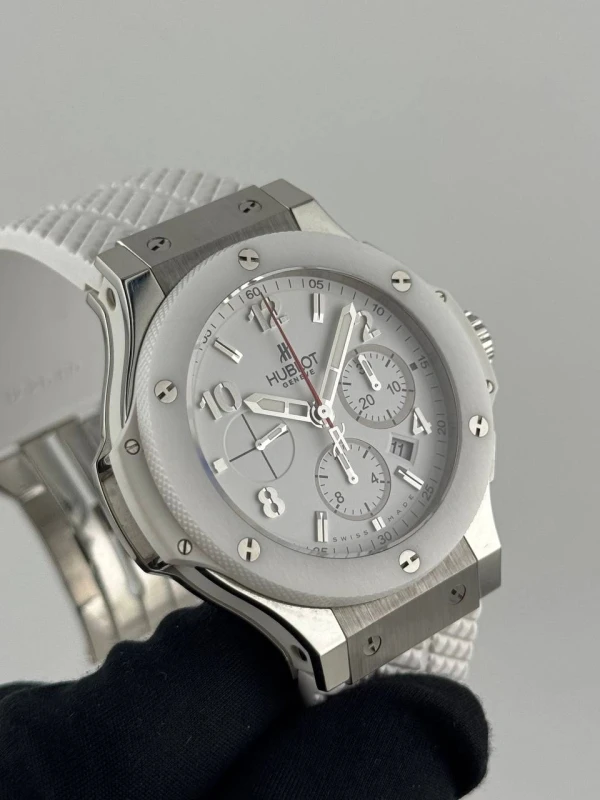 Hublot St. Moritz 44mm 301.SE.230.RW 8
