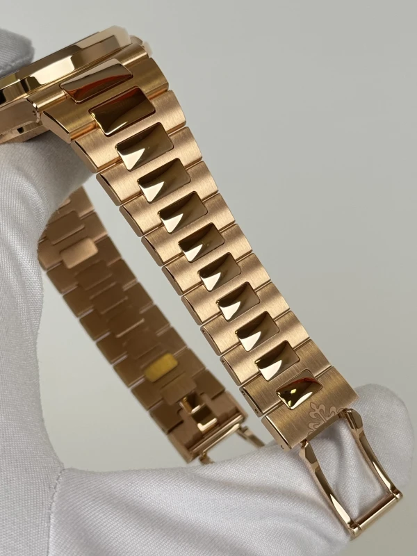 Patek Philippe Travel Time Chronograph  5990/1R-001 6