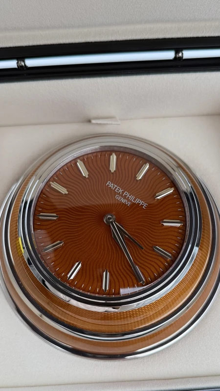 Patek Philippe The Hour Circle Yellow 25001M-001 5