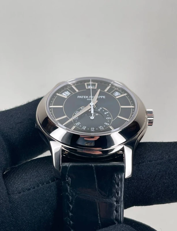 Patek Philippe ANNUAL CALENDAR 5205 5205G-013 4