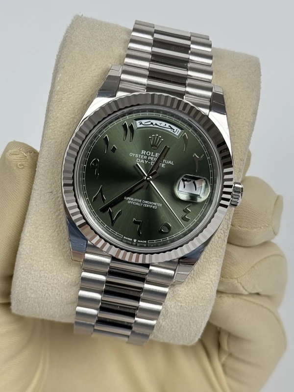 Rolex Day-Date 40 mm Platinum 228236-0017 4