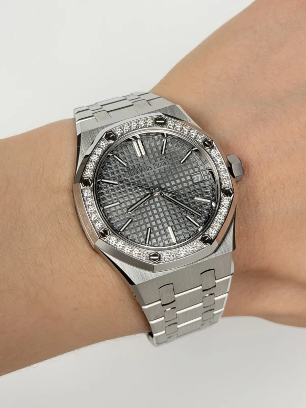 Audemars Piguet Selfwinding 37 mm 15551ST.ZZ.1356ST.06 4