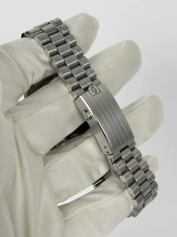 Omega Anniversary Series  Co‑Axial Master Chronometer Chronograph 42 mm - “Silver Snoopy Award” 310.32.42.50.02.001 3