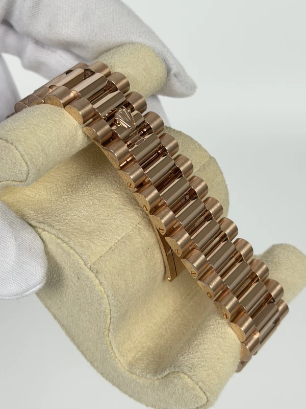 Rolex 40 mm Everose Gold 228235-0003 4