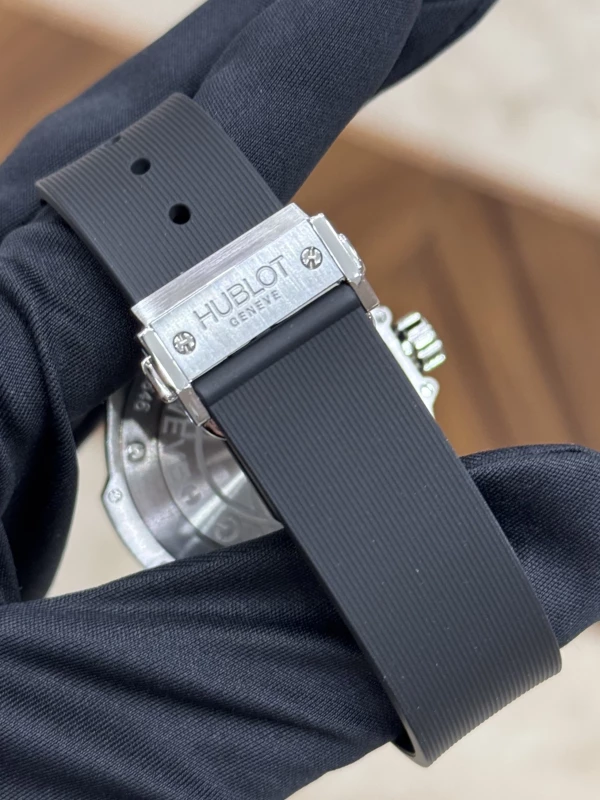 Hublot 361.SX.9010.RX.1704 5