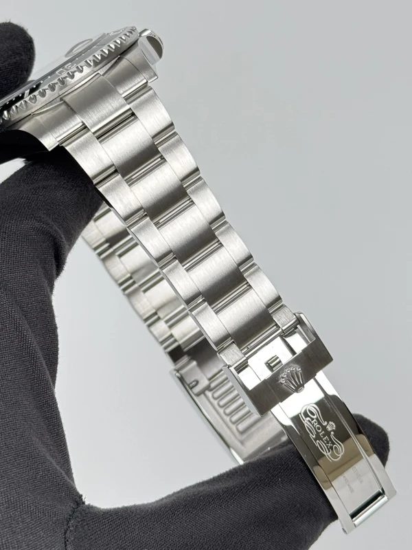 Rolex 4000 126600-0001 6