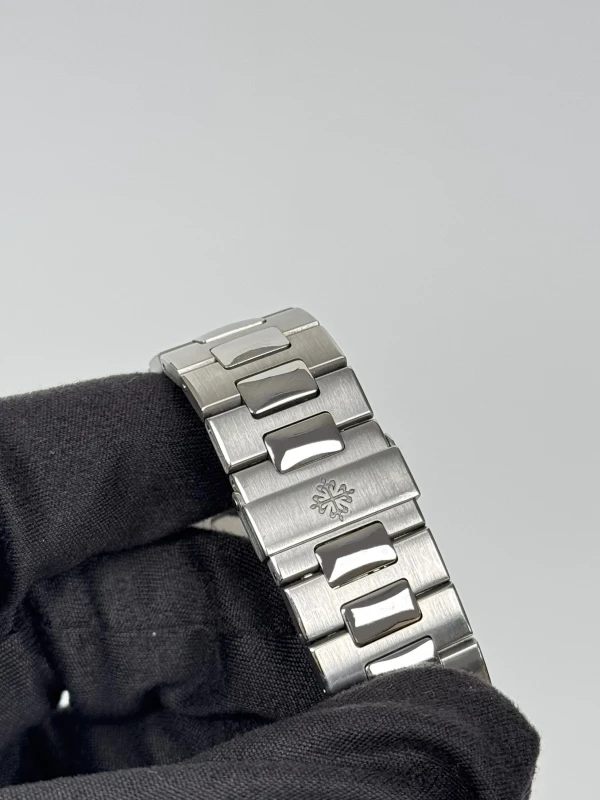 Patek Philippe Nautilus Stainless Steel 5711/1a-011 7