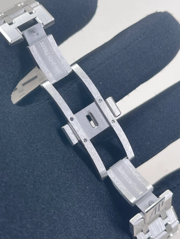 Audemars Piguet 15510ST.OO.1320ST.10 6