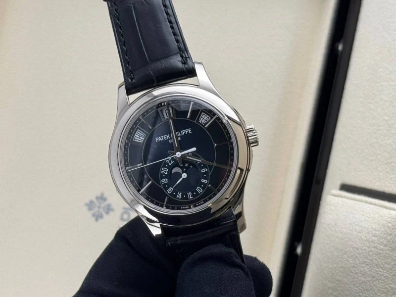 Patek Philippe ANNUAL CALENDAR 5205 5205G-013 5
