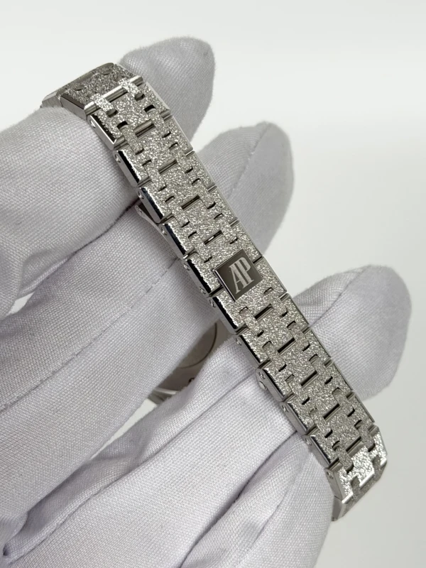 Audemars Piguet MINI FROSTED GOLD 67630BC.GG.1312BC.01-B 4