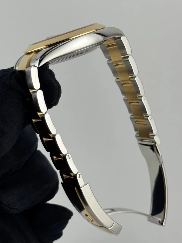 Rolex 41 mm, steel and yellow gold 126303-0011 8