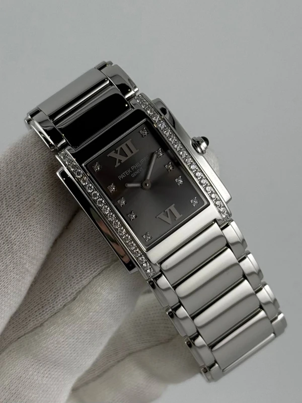 Patek Philippe 4910/10A-010 7
