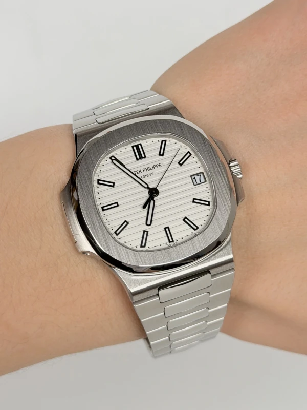 Patek Philippe Nautilus Stainless Steel 5711/1a-011 4