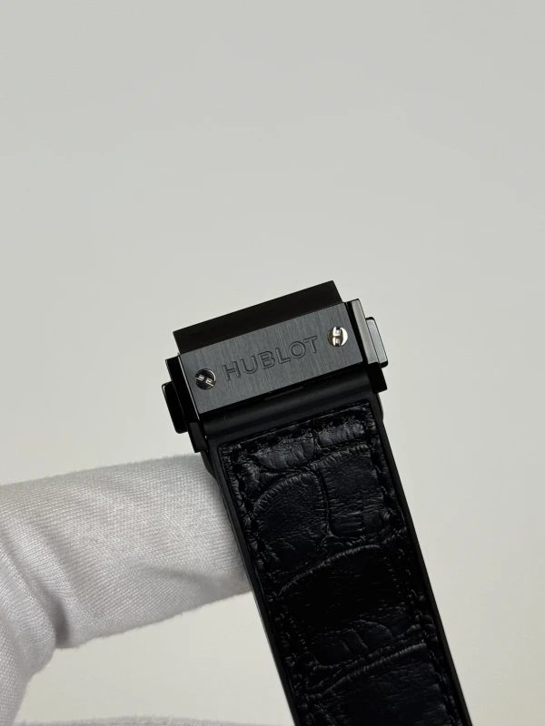 Hublot AEROFUSION MOONPHASE BLACK MAGIC 547.CX.0170.LR 8