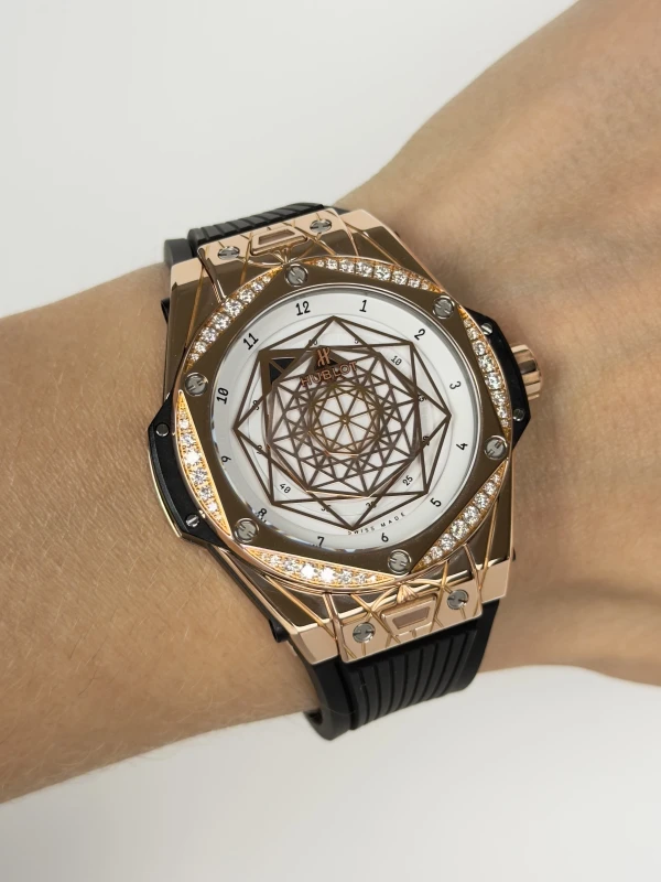 Hublot One Click Sang Bleu King Gold White Diamonds 39 mm 465.OS.2028.VR.1204.MXM19 6