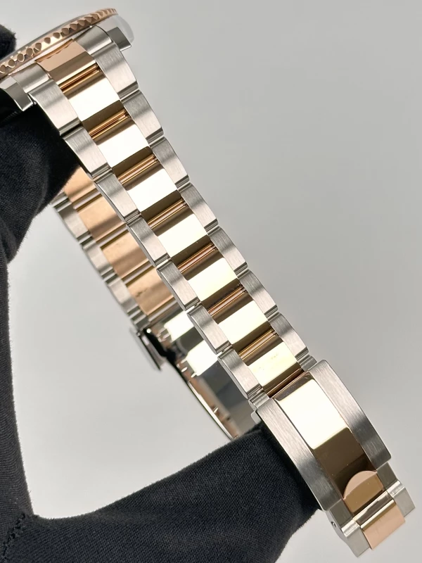 Rolex 40 MM, OYSTERSTEEL AND EVEROSE GOL 126621-0001 5