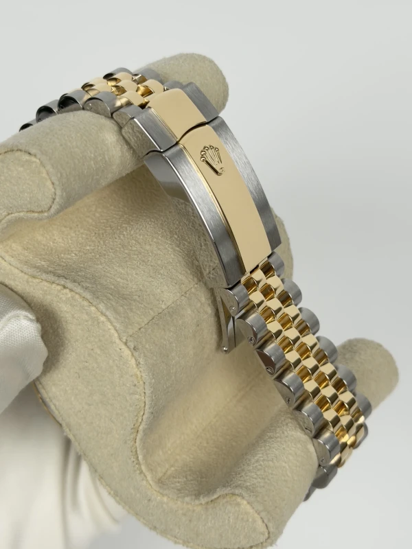 Rolex 41 mm, Oystersteel and yellow gold 126303-0006 4