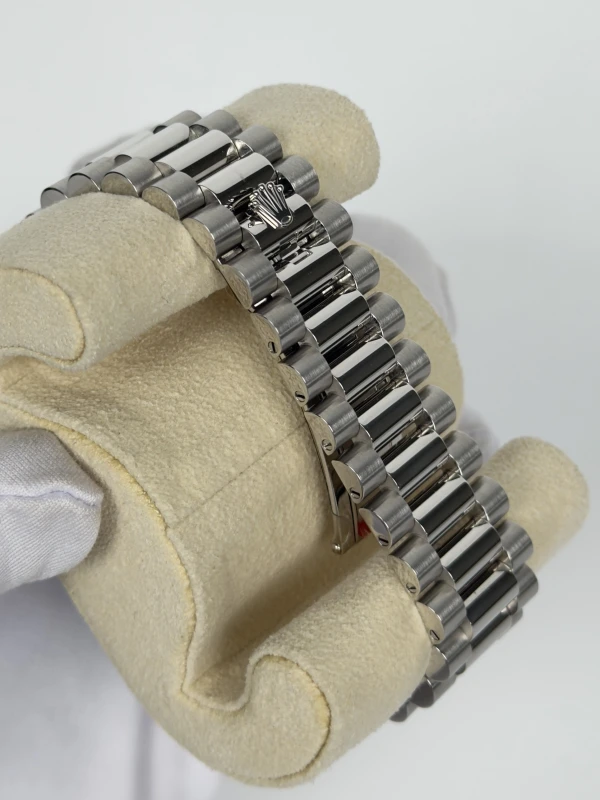 Rolex 40 MM, PLATINUM 228206-0027 5