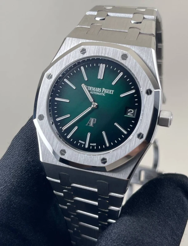 Audemars Piguet Extra-Thin Royal Oak 'Jumbo' 15202PT.OO.1240PT.01 2