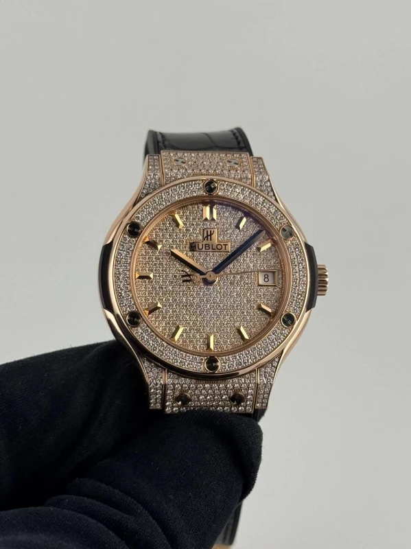 Hublot King Gold Full Pave 565.OX.9010.LR.1704 2