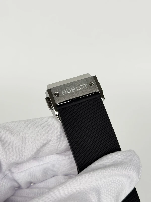 Hublot Classic Fusion Chronograph 45 mm 521.NX.7071.RX 6