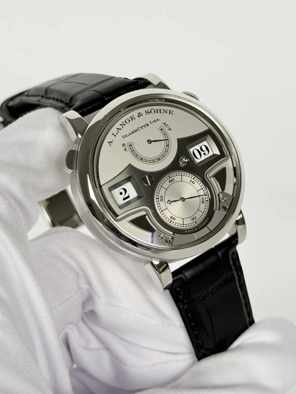 A. Lange & Sohne 147.025F 3
