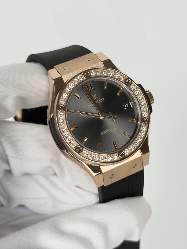 Hublot King Gold Diamonds 565.OX.7081.RX.1204 2