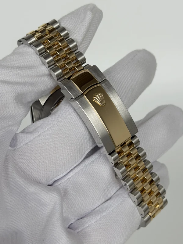 Rolex 41 mm, steel and yellow gold 126333-0002 3