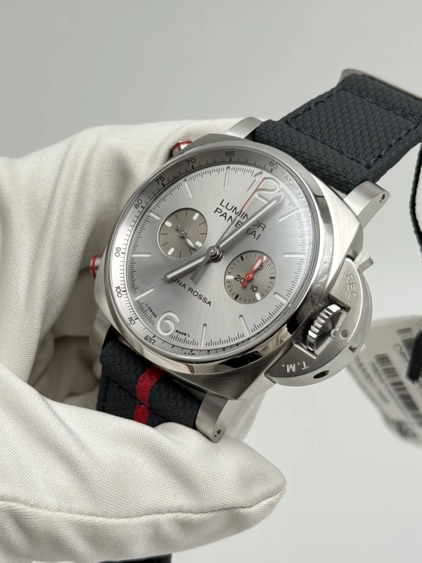 Panerai Luna Rossa Chrono PAM01768 4