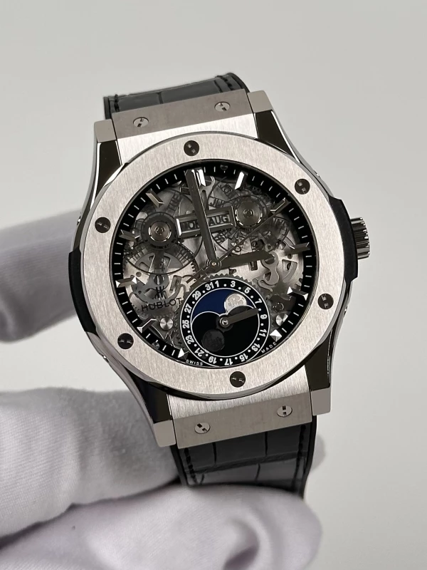 Hublot Aerofusion Moonphase Titanium 547.NX.0170.LR 3