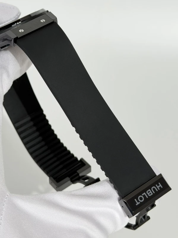 Hublot Classic Fusion Black Magic 542.CX.1270.RX.MDM 5