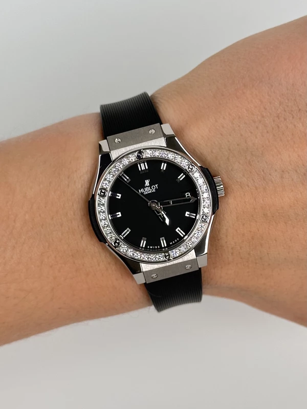 Hublot 33 MM Quartz Titanium 581.NX.1170.RX.1104 9