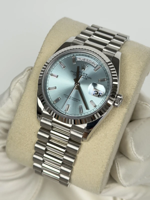 Rolex 36mm Platinum 128236-0009 3
