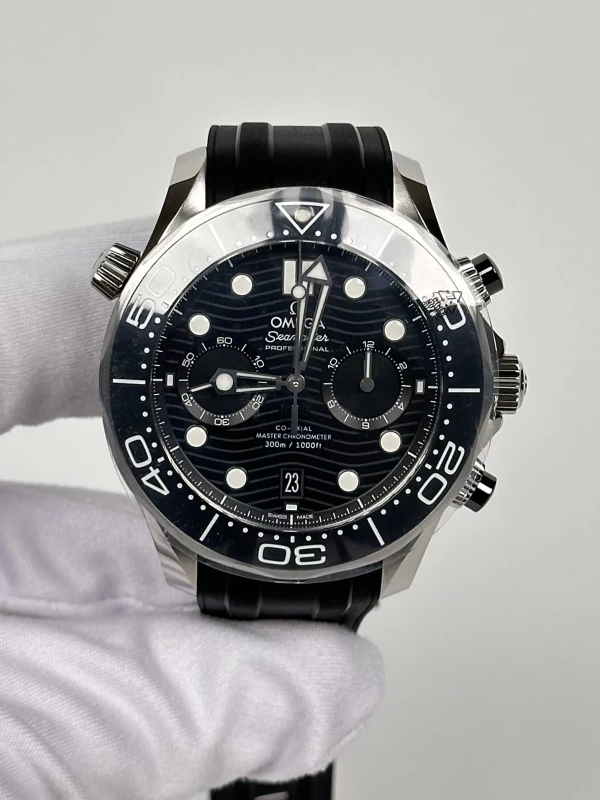 Omega Seamaster Diver 300 m Co-Axial Master Chronometer Chronograph 44 mm 210.32.44.51.01.001 2