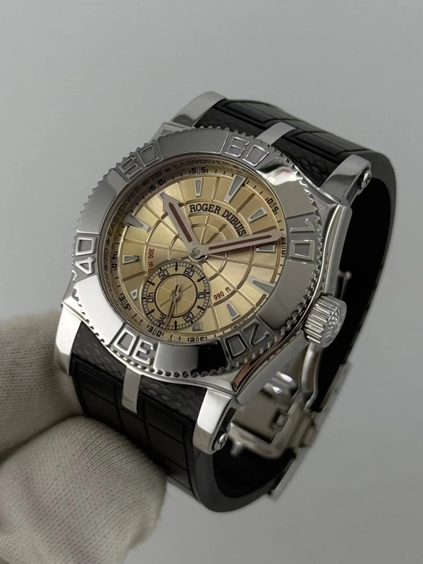 Roger Dubuis SE40 4