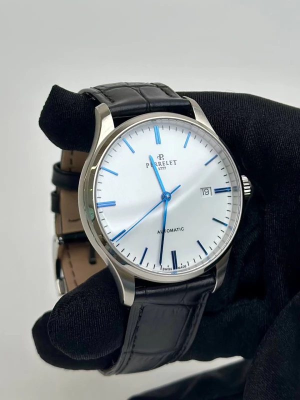 Perrelet Weekend A1300 2