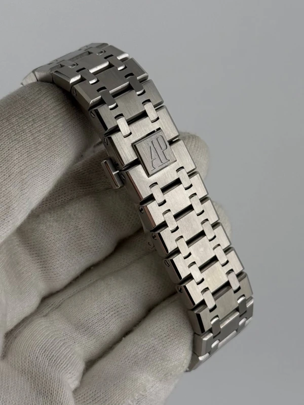 Audemars Piguet Chronograph 41 mm 26331ST.OO.1220ST.03 9