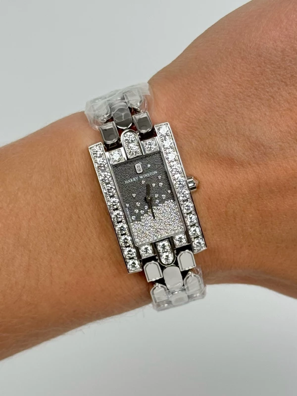 Harry Winston Classic Diamond Drops AVEQHM21WW281 8