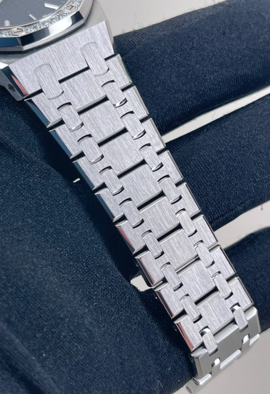 Audemars Piguet Royal Oak Selfwinding "50th Anniversary" 37 mm 15551ST.ZZ.1356ST.02 7