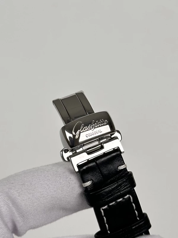 Glashutte Original Vintage Seventies Senator Karree 39-31-53-52-04 8