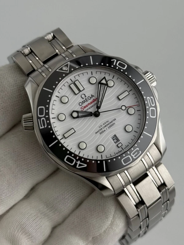 Omega Diver 300M Master Co-Axial 42 210.30.42.20.04.001 5
