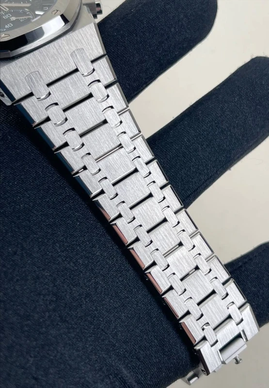 Audemars Piguet Selfwinding Chronograph 41 mm 26240ST.OO.1320ST.05 7