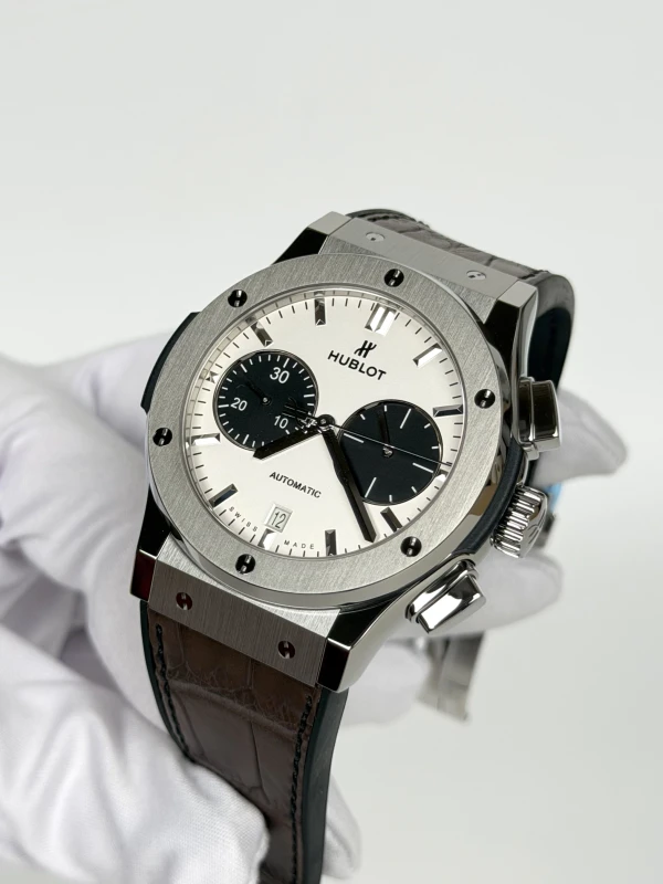 Hublot CLASSIC FUSION CHRONOGRAPH PANDA 521.NX.2012.LR.DAD18 3